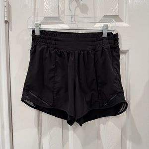 Like New- Hotty Hot High-Rise Lined Short 4"